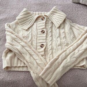 Elegant Cable Knit Cardigan in Cream